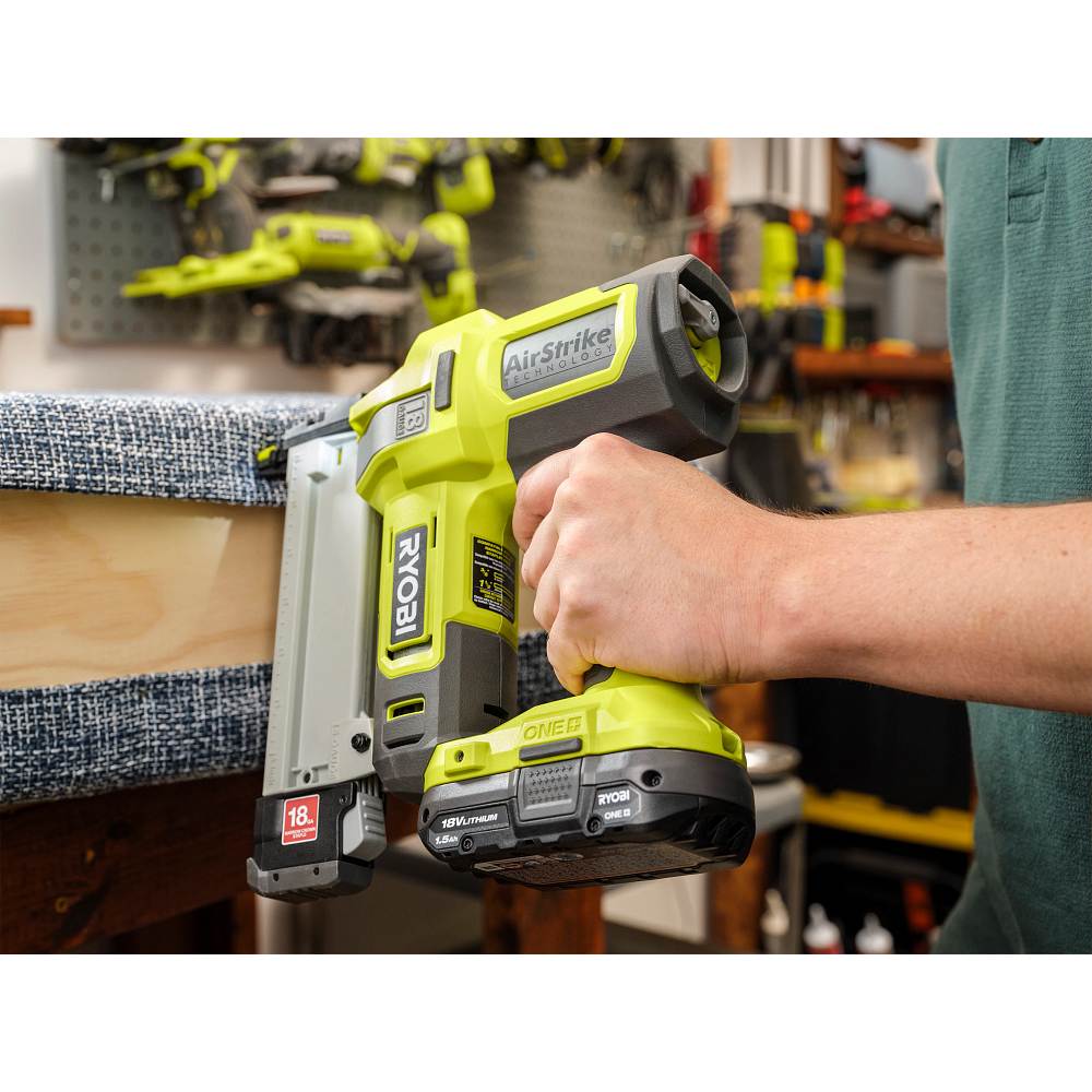 18V ONE+ AirStrike 18GA Narrow Crown Stapler Kit - Image 2