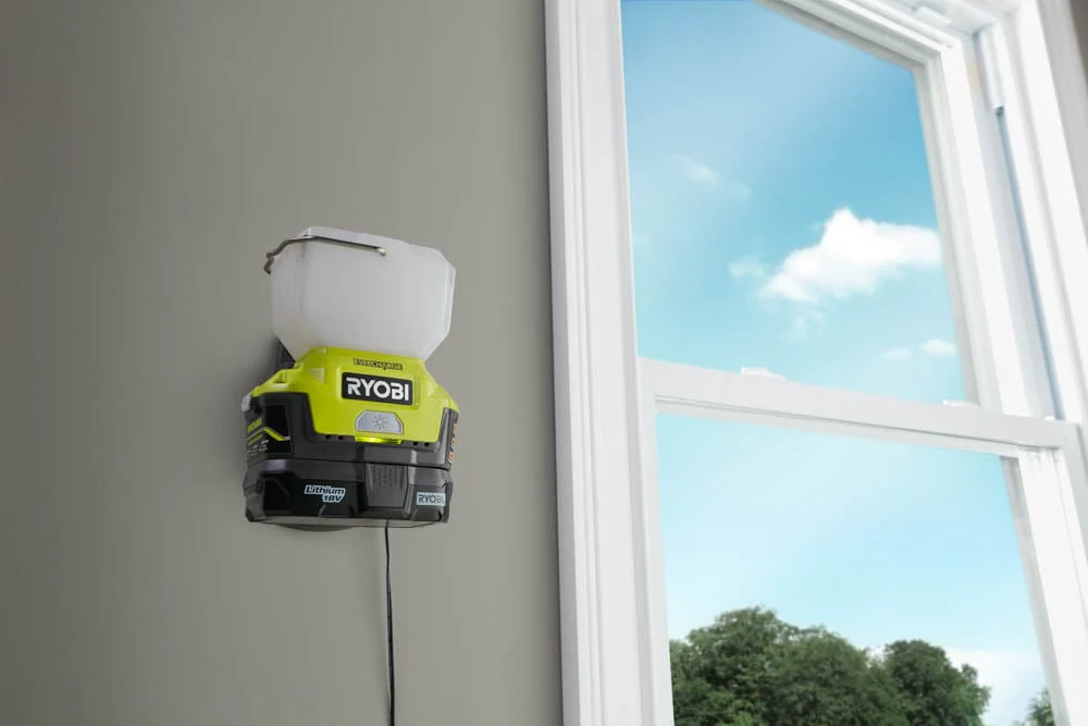18V ONE+ EVERCHARGE Area Light Kit - Image 6