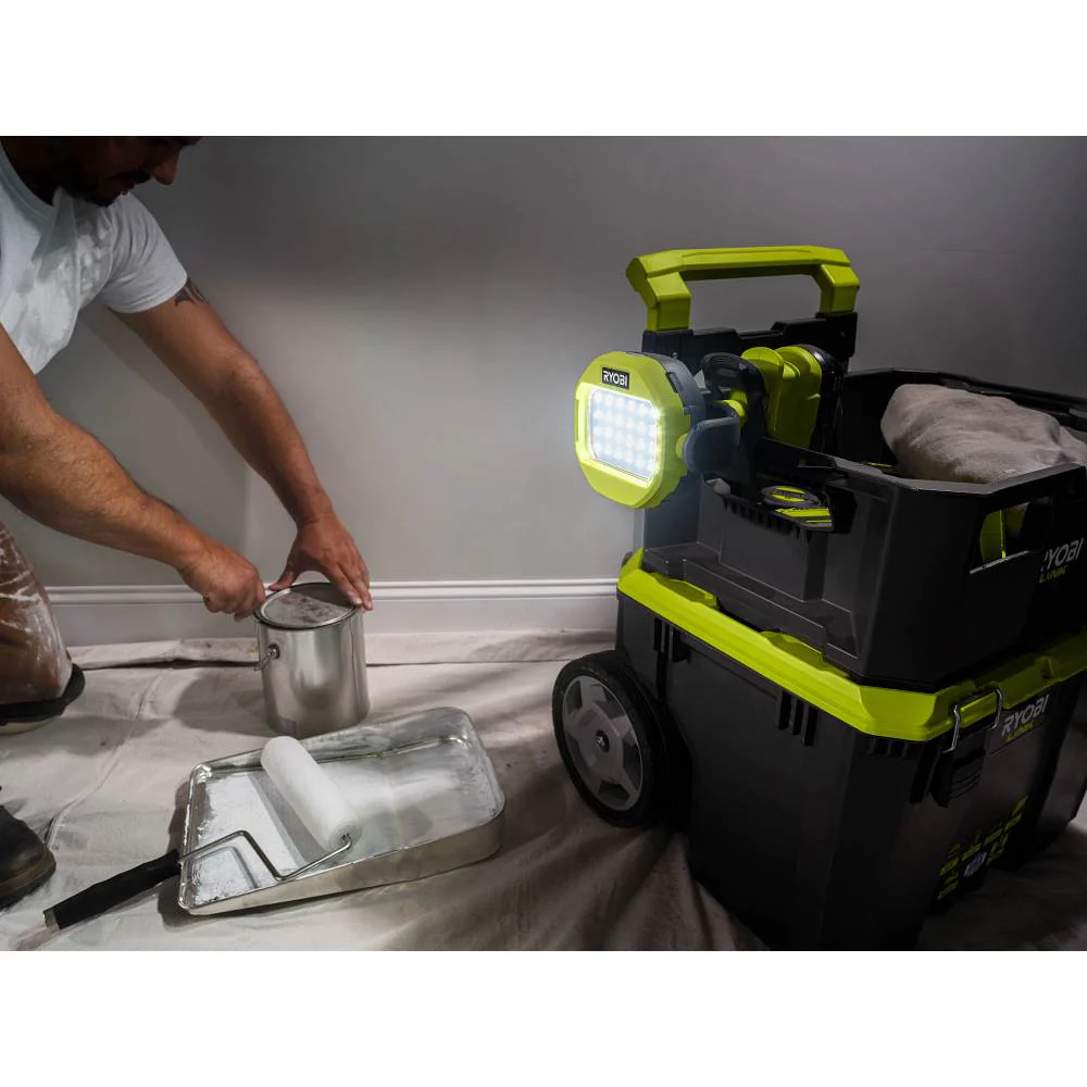 18V ONE+ Cordless LED Clamp Light - Image 4