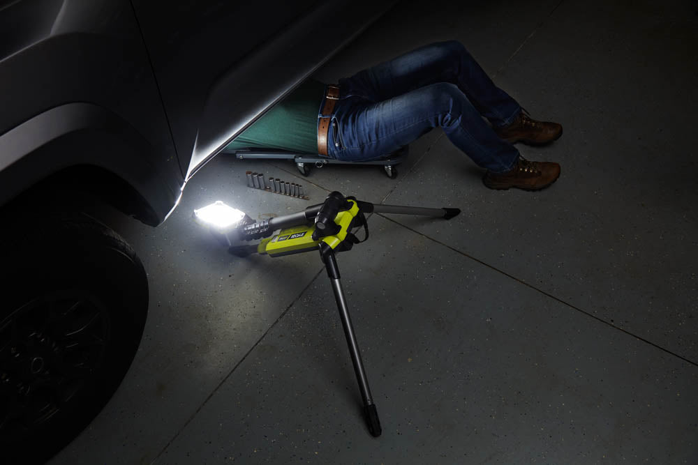 18V ONE+ Hybrid LED Tripod Stand Light - Image 6