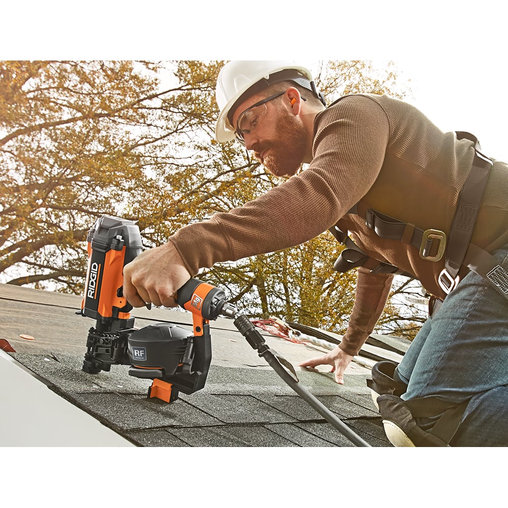Pneumatic 15° 1-3/4" Coil Roofing Nailer - Image 2